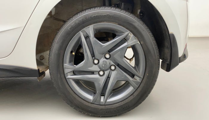 2021 Hyundai NEW I20 SPORTZ 1.2 MT DUAL TONE, Petrol, Manual, 32,732 km, Left Rear Wheel