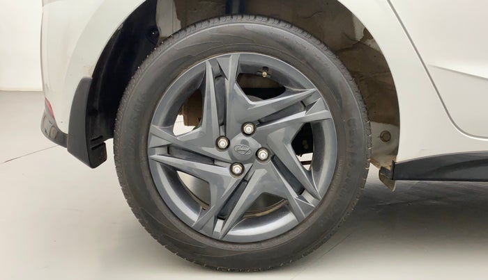 2021 Hyundai NEW I20 SPORTZ 1.2 MT DUAL TONE, Petrol, Manual, 32,732 km, Right Rear Wheel