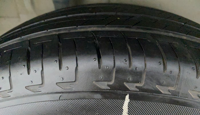 2017 Maruti IGNIS DELTA 1.2 K12, Petrol, Manual, 70,330 km, Right Rear Tyre Tread