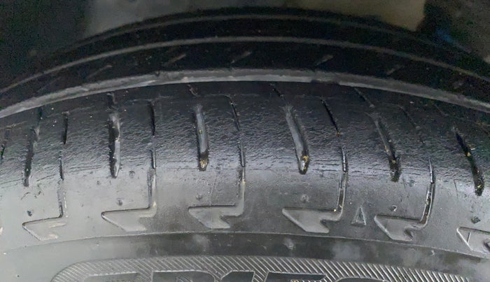 2017 Maruti IGNIS DELTA 1.2 K12, Petrol, Manual, 70,330 km, Left Front Tyre Tread