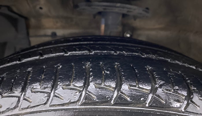 2016 Maruti Ciaz ZXI AT, Petrol, Automatic, 44,476 km, Left Front Tyre Tread
