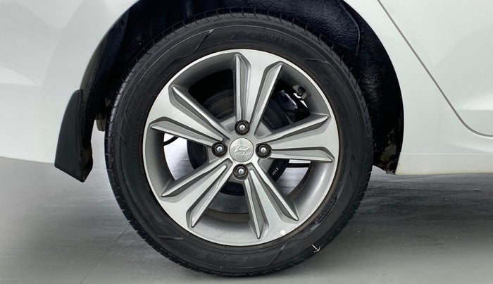2018 Hyundai Verna 1.6 SX VTVT, Petrol, Manual, 37,834 km, Right Rear Wheel