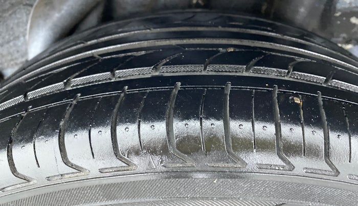 2018 Hyundai Verna 1.6 SX VTVT, Petrol, Manual, 37,834 km, Left Rear Tyre Tread