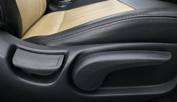 2018 Hyundai Verna 1.6 SX VTVT, Petrol, Manual, 37,834 km, Driver Side Adjustment Panel