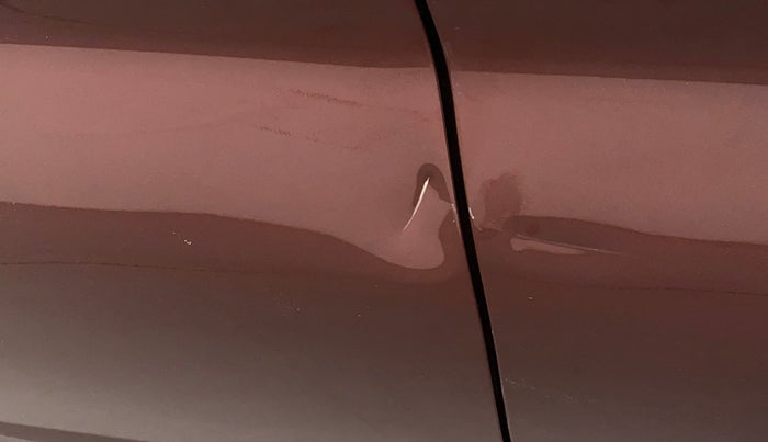 2019 Maruti XL6 ALPHA AT, Petrol, Automatic, 30,084 km, Right rear door - Slightly dented