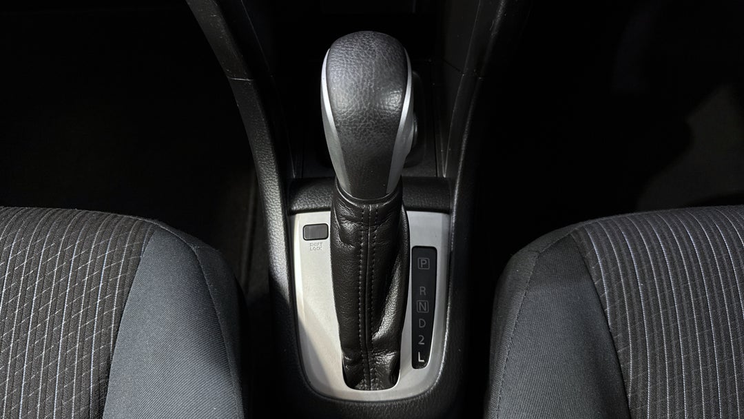 2015 Suzuki Swift Gl, Automatic, 94062 km, Gear Lever 