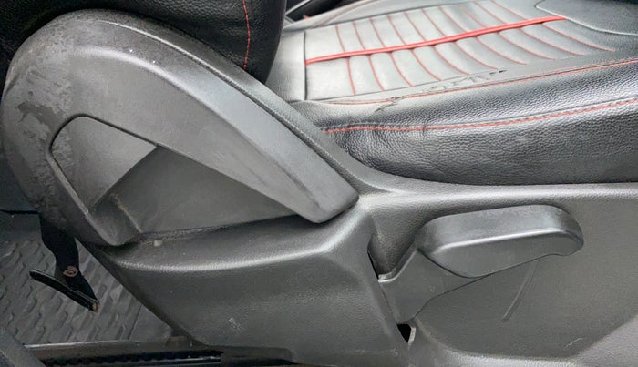 2018 Ford FREESTYLE TITANIUM 1.2 TI-VCT MT, Petrol, Manual, 74,462 km, Driver Side Adjustment Panel