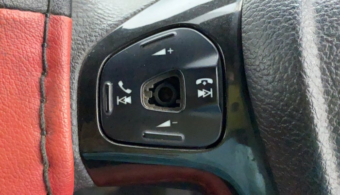 2018 Ford FREESTYLE TITANIUM 1.2 TI-VCT MT, Petrol, Manual, 74,462 km, Steering wheel - Sound system control has minor damage