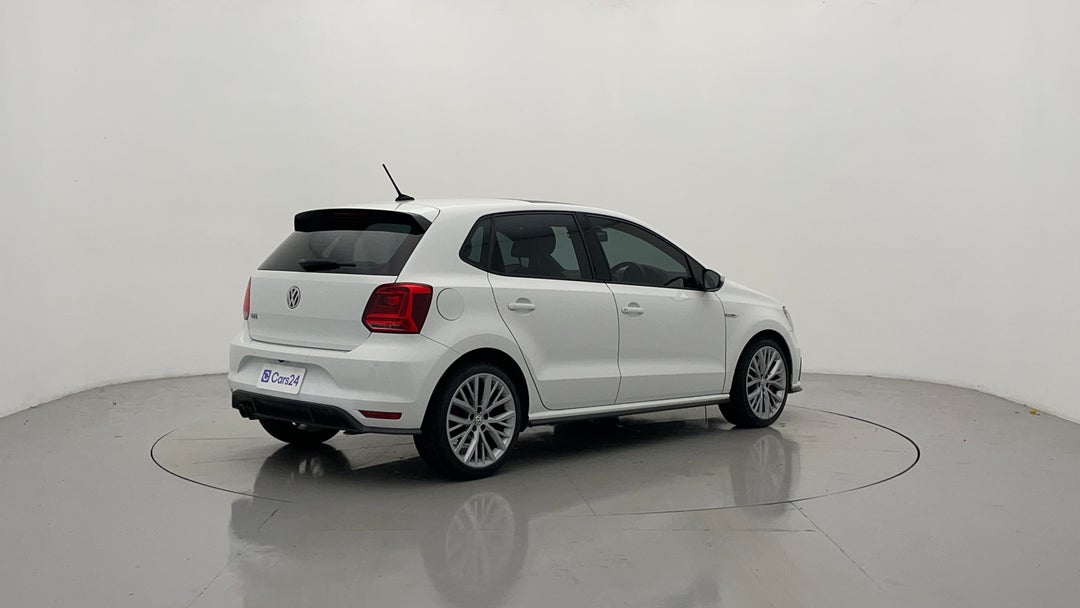 Right Back Diagonal (45- Degree) View