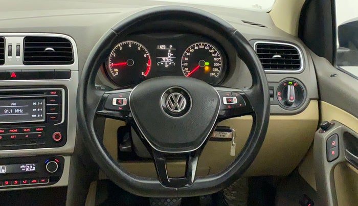 2015 Volkswagen Vento HIGHLINE PETROL AT, Petrol, Automatic, 79,764 km, Steering Wheel Close Up