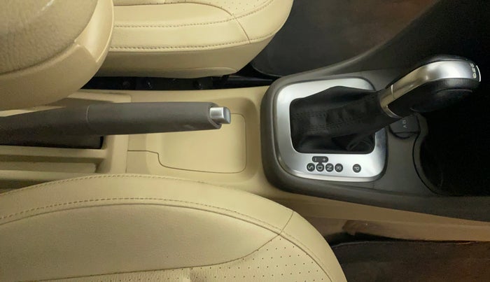 2015 Volkswagen Vento HIGHLINE PETROL AT, Petrol, Automatic, 79,764 km, Gear Lever