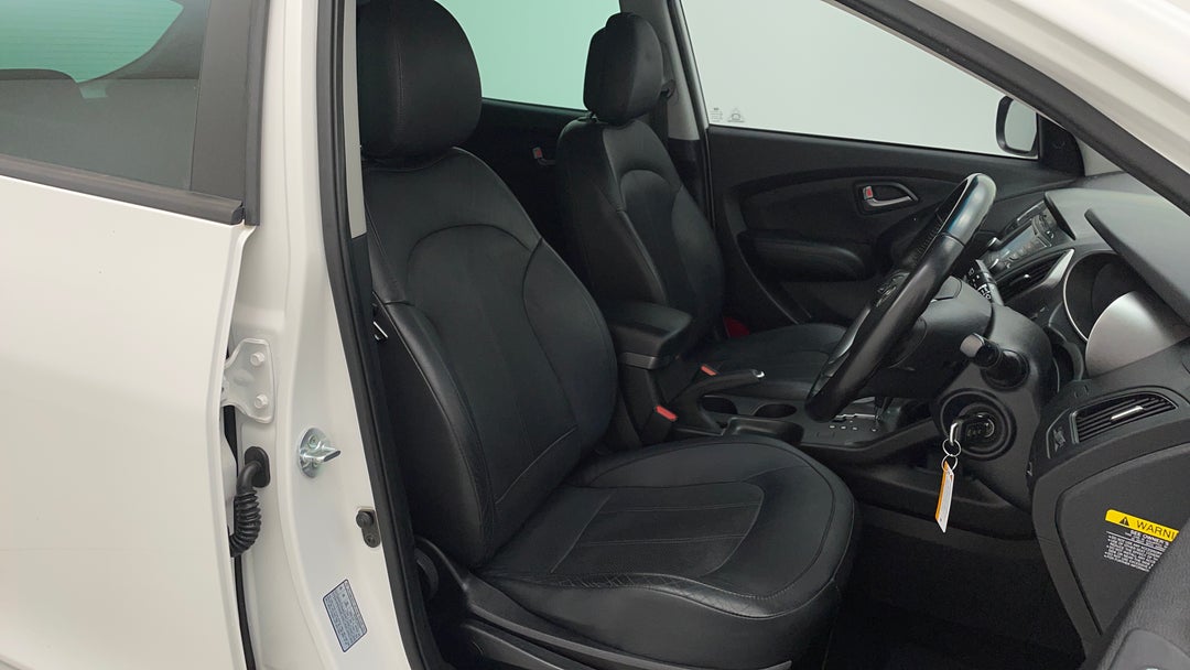 2014 Hyundai Ix35 Se (fwd), Automatic, 105909 km, Right Side Front Door Cabin View