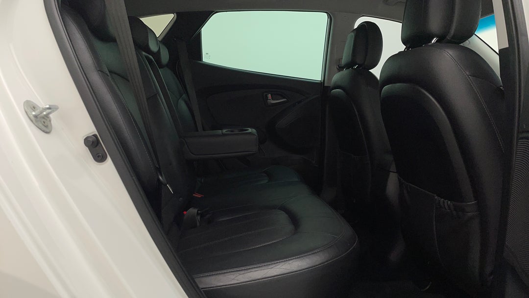 2014 Hyundai Ix35 Se (fwd), Automatic, 105909 km, Right Side Rear Door Cabin View