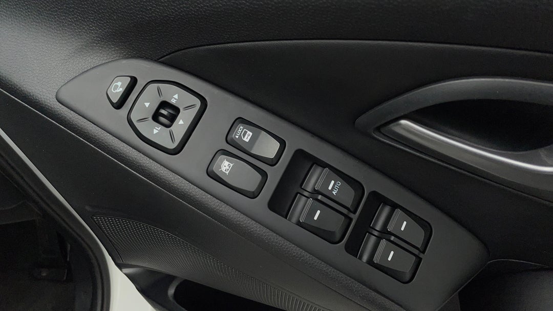 2014 Hyundai Ix35 Se (fwd), Automatic, 105909 km, Drivers Side Door Panel Controls