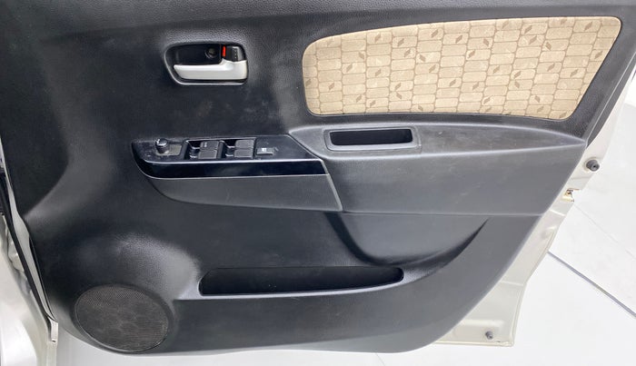 2017 Maruti Wagon R 1.0 VXI, Petrol, Manual, 38,572 km, Driver Side Door Panels Control