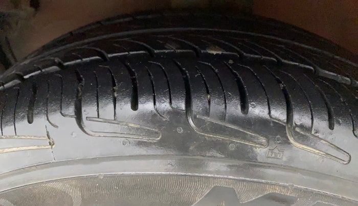 2019 Maruti Celerio VXI, Petrol, Manual, 47,992 km, Left Front Tyre Tread