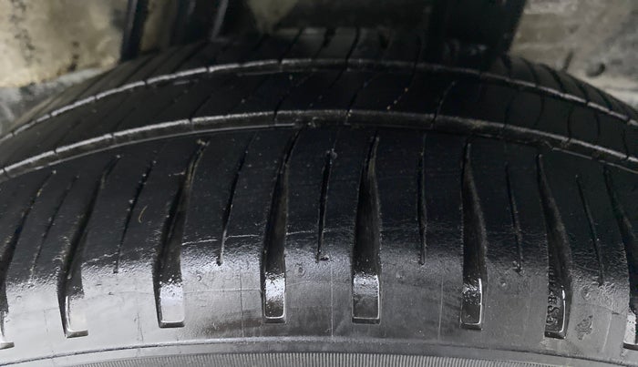 2017 Honda Jazz 1.2 SV MT, Petrol, Manual, 69,533 km, Left Rear Tyre Tread
