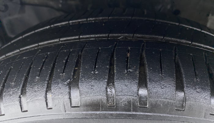 2017 Honda Jazz 1.2 SV MT, Petrol, Manual, 69,533 km, Left Front Tyre Tread
