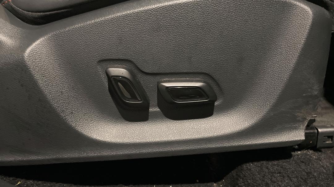2022 MG ZS EV Essence, Automatic, 31199 km, Drivers Side Adjustment Panel