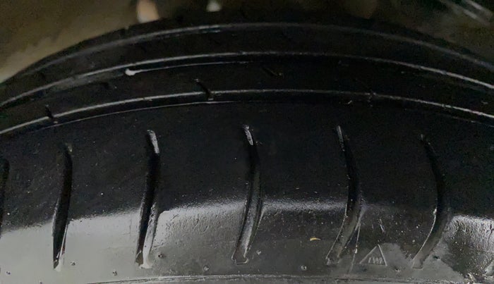 2019 Maruti Alto 800 LXI CNG, CNG, Manual, 91,485 km, Left Rear Tyre Tread