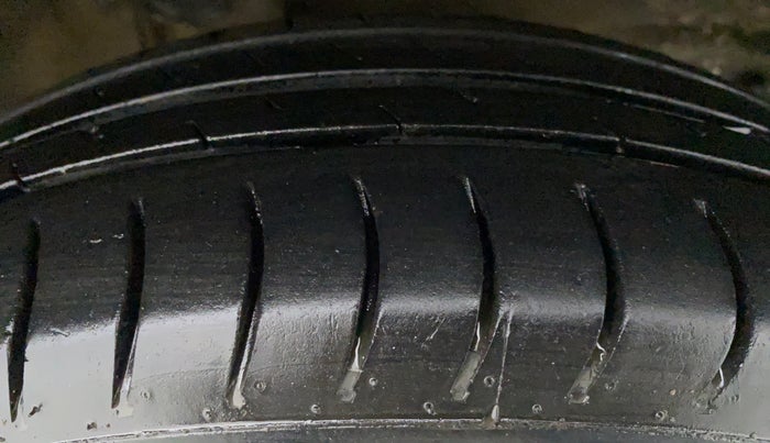 2019 Maruti Alto 800 LXI CNG, CNG, Manual, 91,485 km, Right Rear Tyre Tread