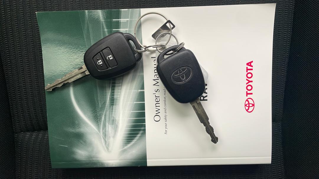 2018 Toyota RAV4 Gx (4x4), Automatic, 30481 km, Key Close-up