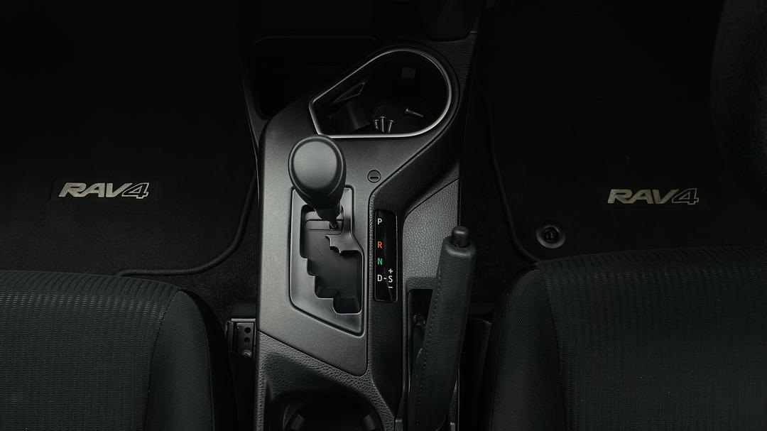 2018 Toyota RAV4 Gx (4x4), Automatic, 30481 km, Gear Lever 