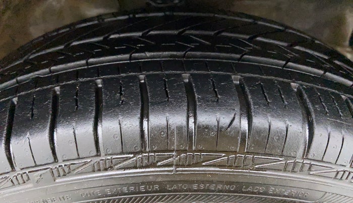 2015 Maruti Wagon R 1.0 VXI, Petrol, Manual, 55,046 km, Right Front Tyre Tread