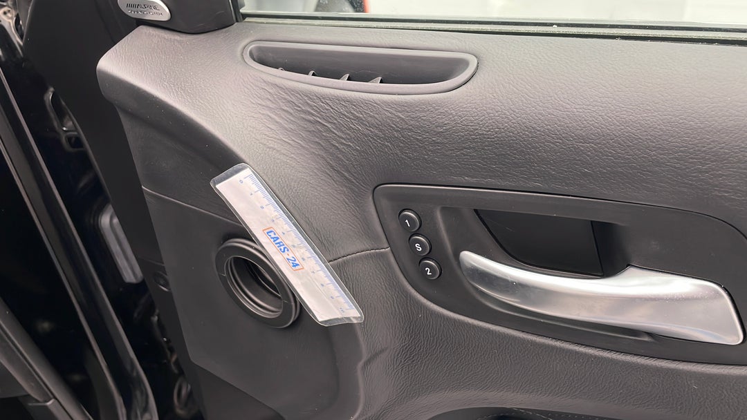 Doors Front RHS Lining broken / damaged