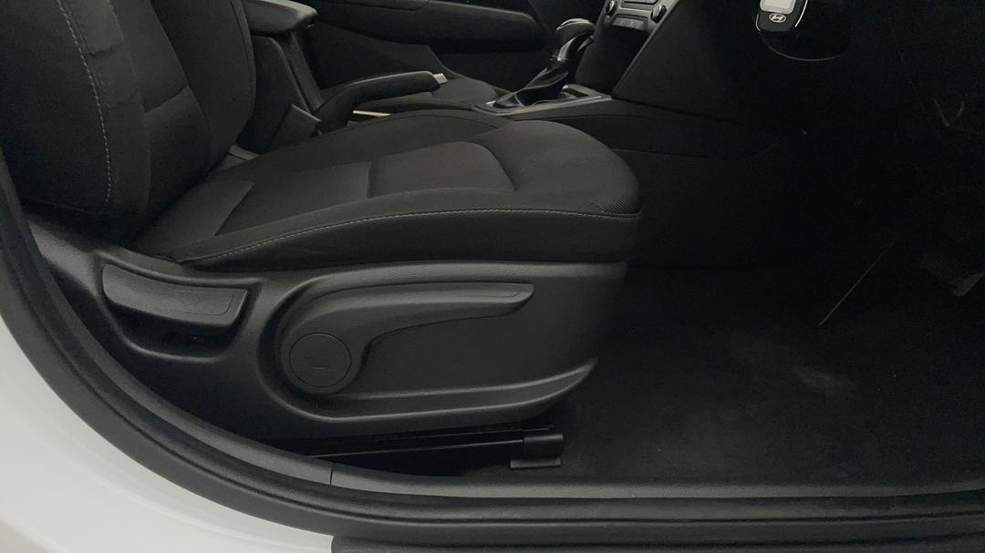 2018 Hyundai Elantra Active 2.0 Mpi, Automatic, 97548 km, Drivers Side Adjustment Panel