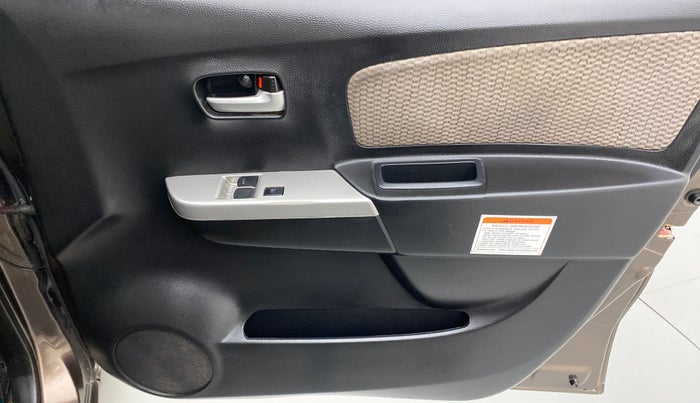 2015 Maruti Wagon R 1.0 LXI CNG, CNG, Manual, 89,604 km, Driver Side Door Panels Control