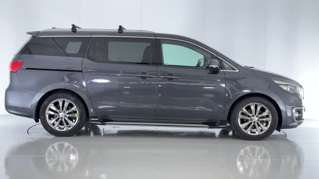 2016 Kia Carnival Platinum, Automatic, 163205 km, Right Side View