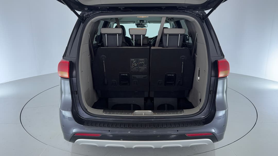2016 Kia Carnival Platinum, Automatic, 163205 km, Boot Inside View