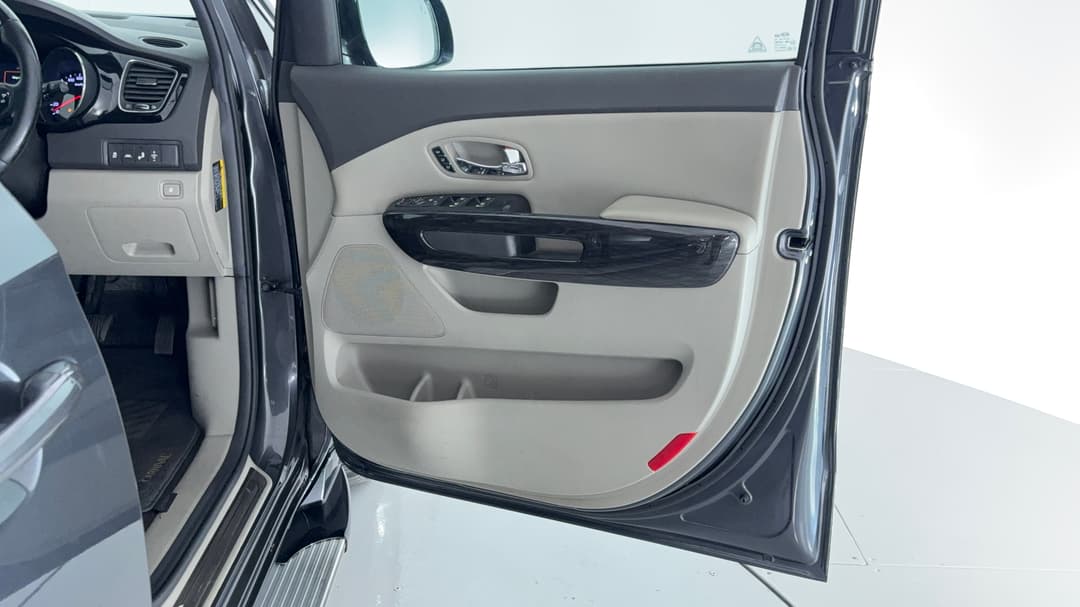 2016 Kia Carnival Platinum, Automatic, 163205 km, Speaker View