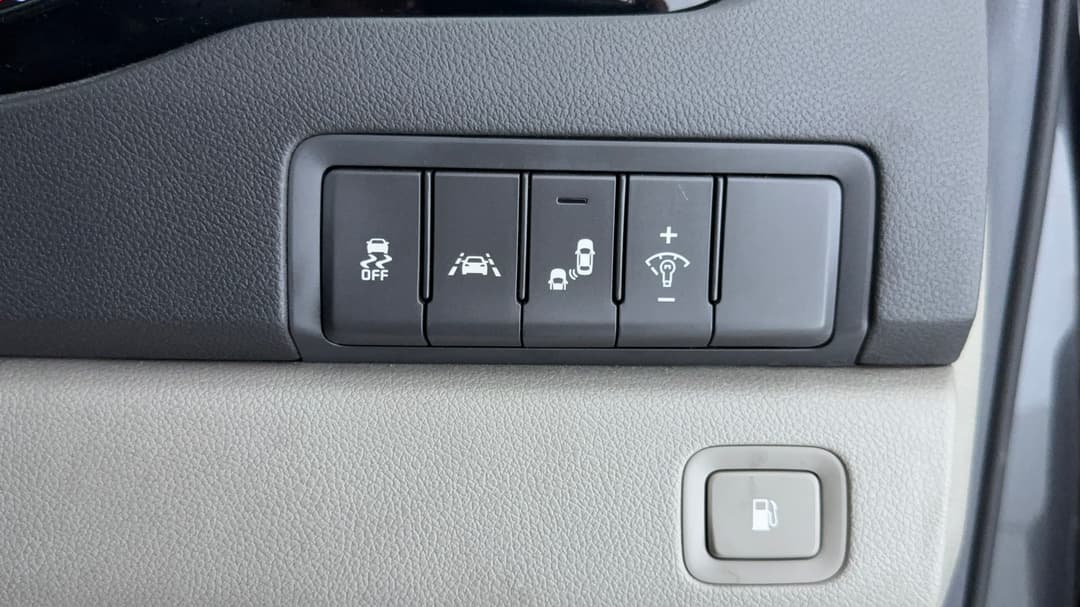 2016 Kia Carnival Platinum, Automatic, 163205 km, Utility Switches/Buttons