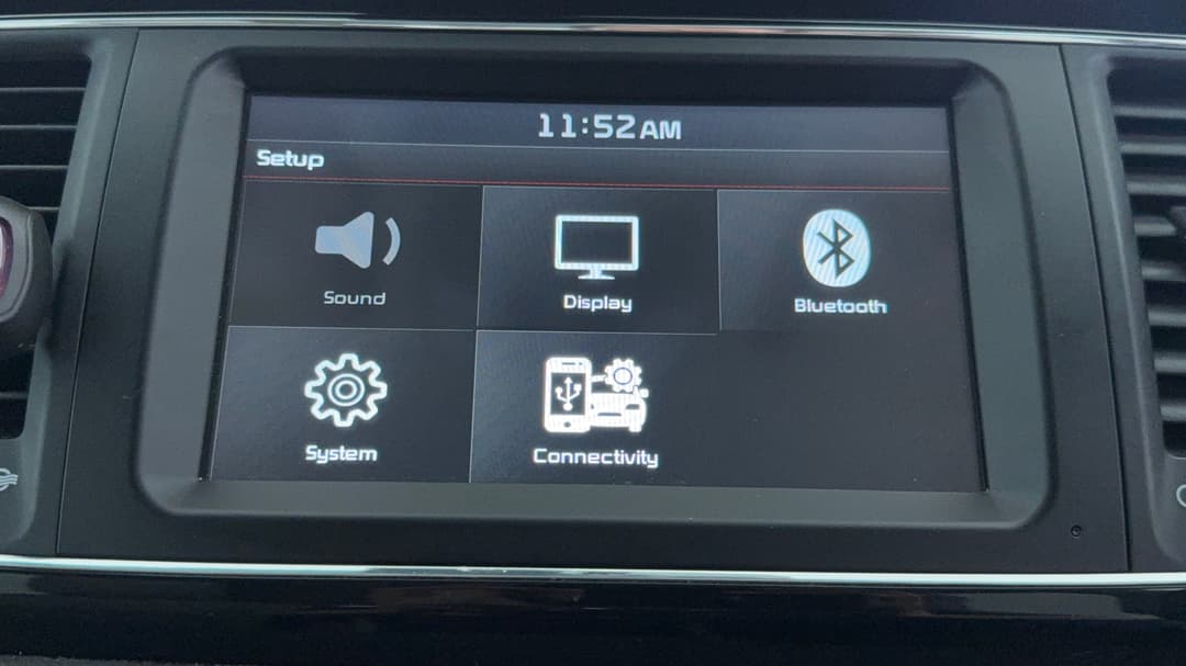 2016 Kia Carnival Platinum, Automatic, 163205 km, Infotainment System