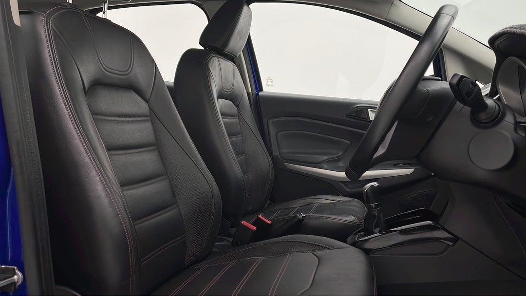 2013 Ford Ecosport Titanium 1.0, Manual, 116121 km, Right Side Front Door Cabin View