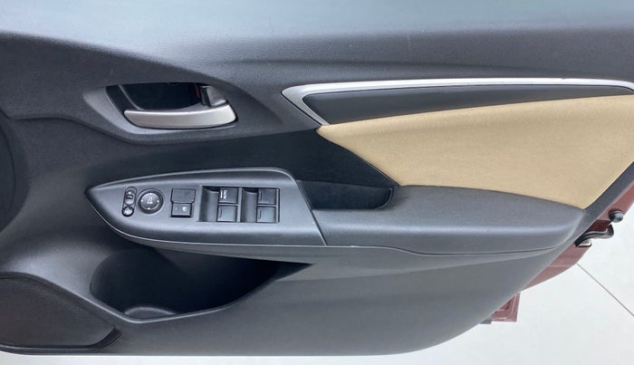2017 Honda Jazz 1.2 V AT, Petrol, Automatic, 65,239 km, Driver Side Door Panels Control