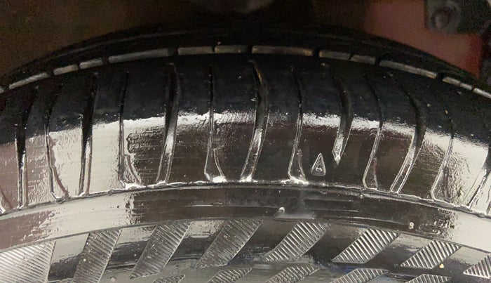 2014 Hyundai Eon MAGNA PLUS, Petrol, Manual, 55,042 km, Right Front Tyre Tread