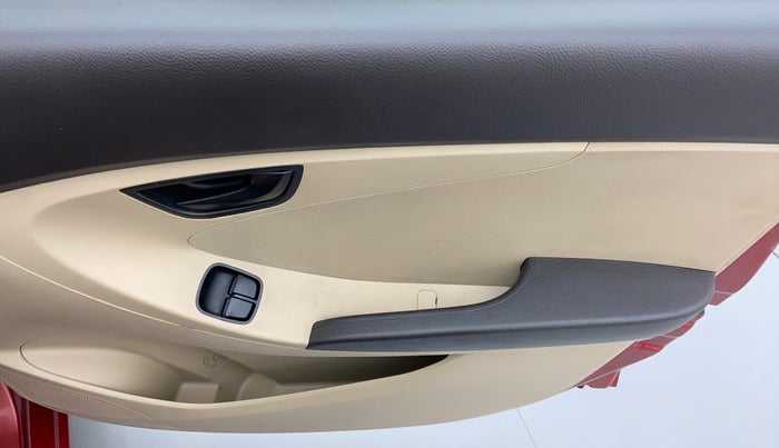 2014 Hyundai Eon MAGNA PLUS, Petrol, Manual, 55,042 km, Driver Side Door Panels Control