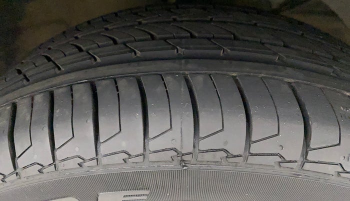 2016 Maruti Baleno ALPHA PETROL 1.2, Petrol, Manual, 79,910 km, Right Front Tyre Tread