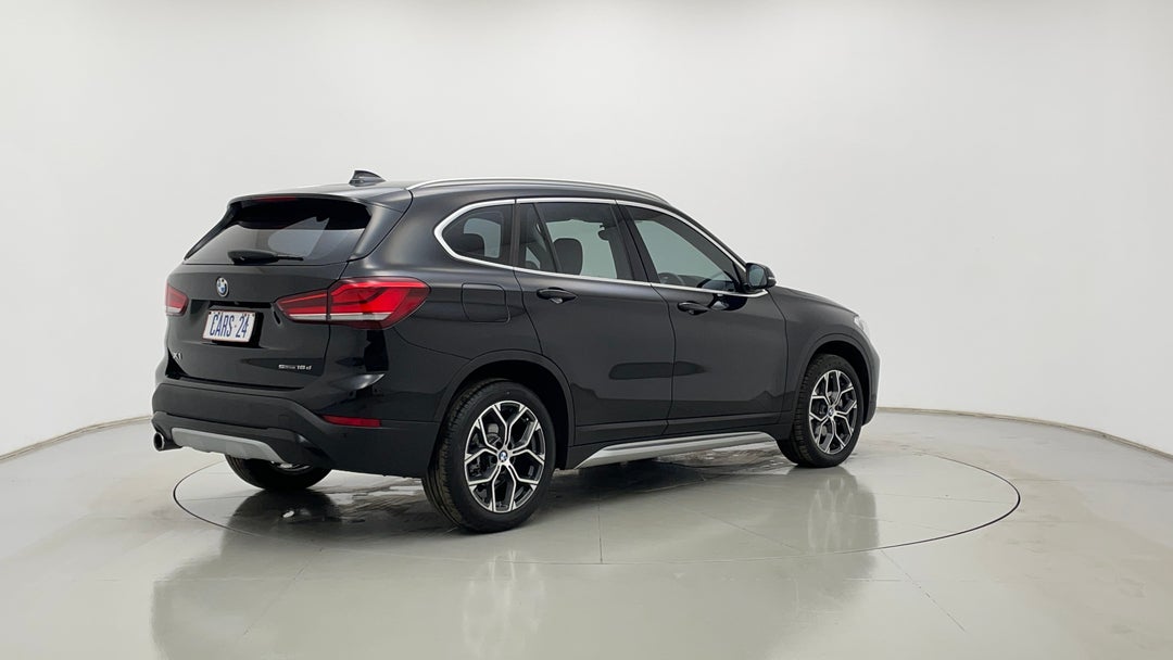 Right Back Diagonal (45- Degree) View