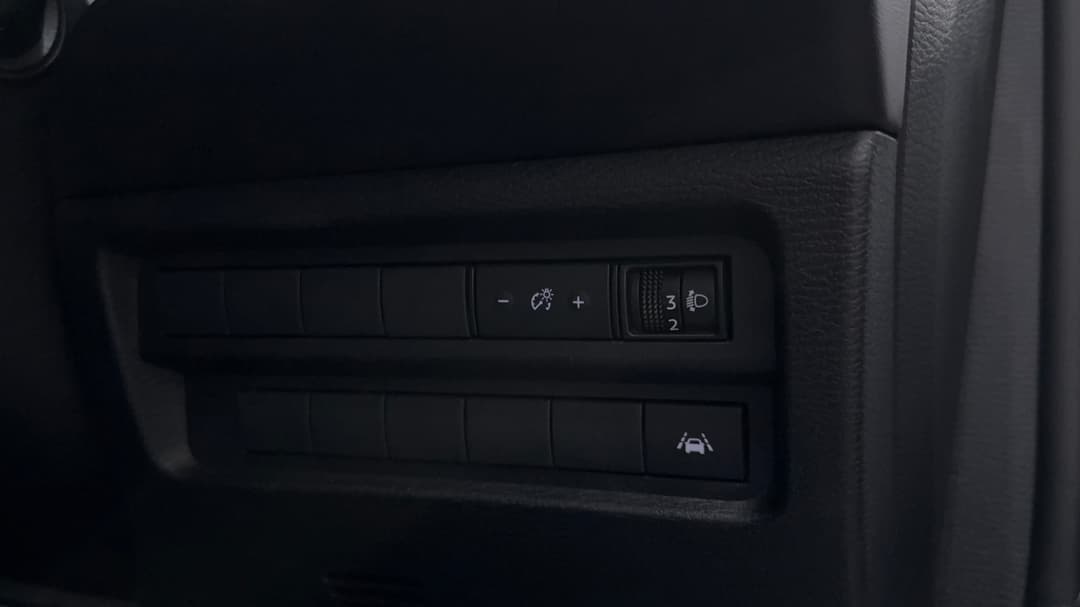 2024 Mitsubishi Outlander Ls 7 Seat (2WD), Automatic, 60344 km, Utility Switches/Buttons