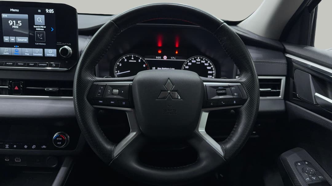 2024 Mitsubishi Outlander Ls 7 Seat (2WD), Automatic, 60344 km, Steering Wheel Close-up