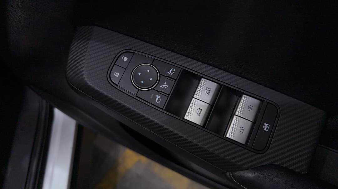 2024 Mitsubishi Outlander Ls 7 Seat (2WD), Automatic, 60344 km, Drivers Side Door Panel Controls
