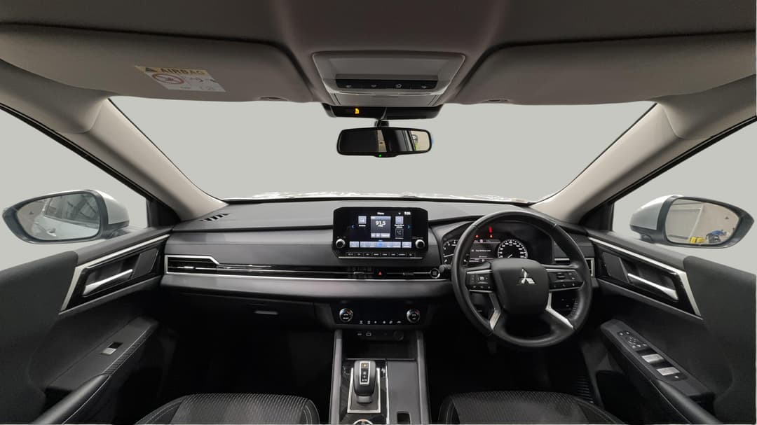2024 Mitsubishi Outlander Ls 7 Seat (2WD), Automatic, 60344 km, Dashboard View