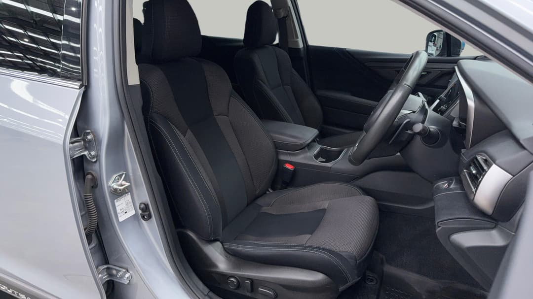 2021 Subaru Outback AWD, Automatic, 78254 km, Right Side Front Door Cabin View