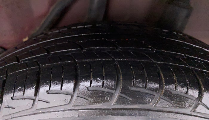 2014 Honda Brio 1.2 S MT I VTEC, Petrol, Manual, 97,333 km, Left Rear Tyre Tread