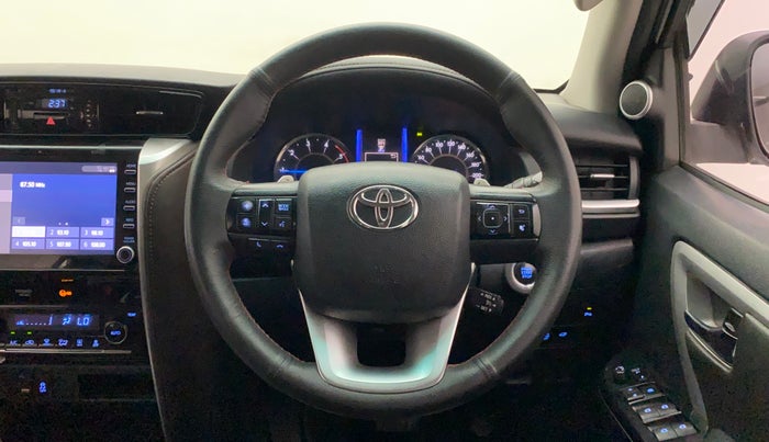 2016 Toyota Fortuner 2.8 4X2 AT, Diesel, Automatic, 1,28,617 km, Steering Wheel Close Up