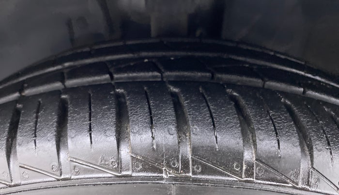 2021 Datsun Redi Go T (O), Petrol, Manual, 7,595 km, Left Front Tyre Tread